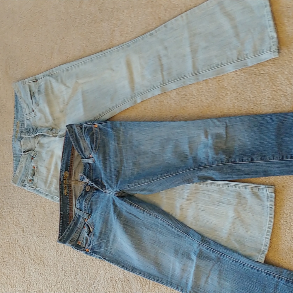 Women's American Eagle Jeans Size 8 (2 pairs)